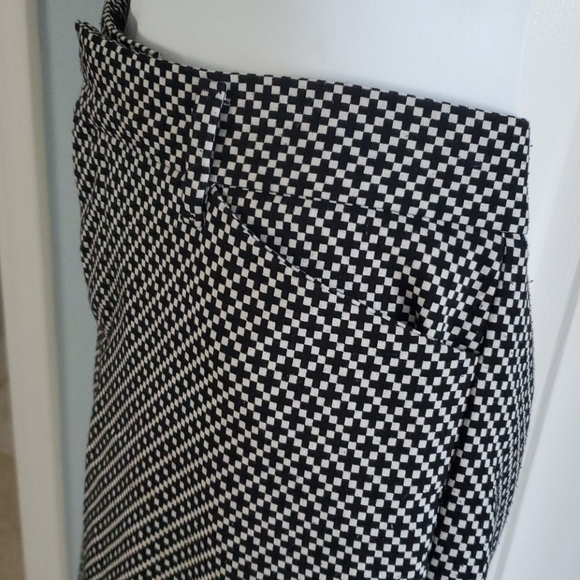 Capris - Picture 3 of 3